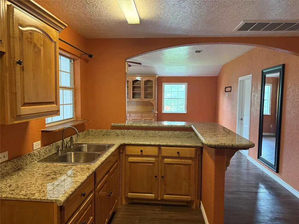 127 Metzwright Drive Anahuac, TX 77514