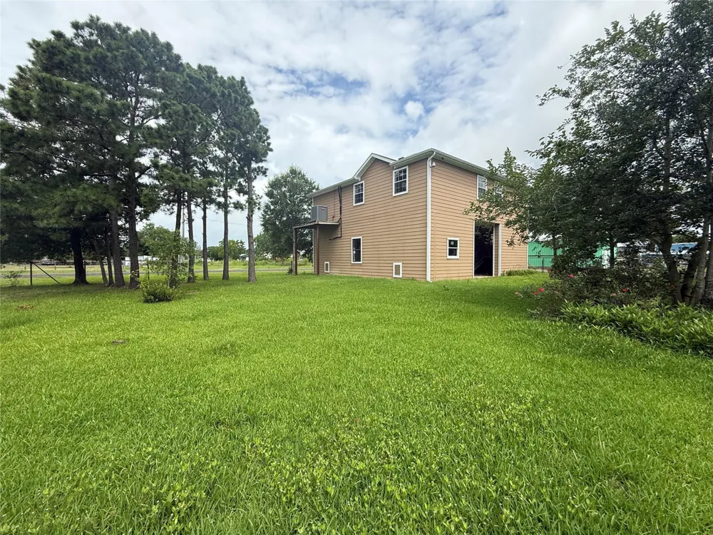 127 Metzwright Drive Anahuac, TX 77514