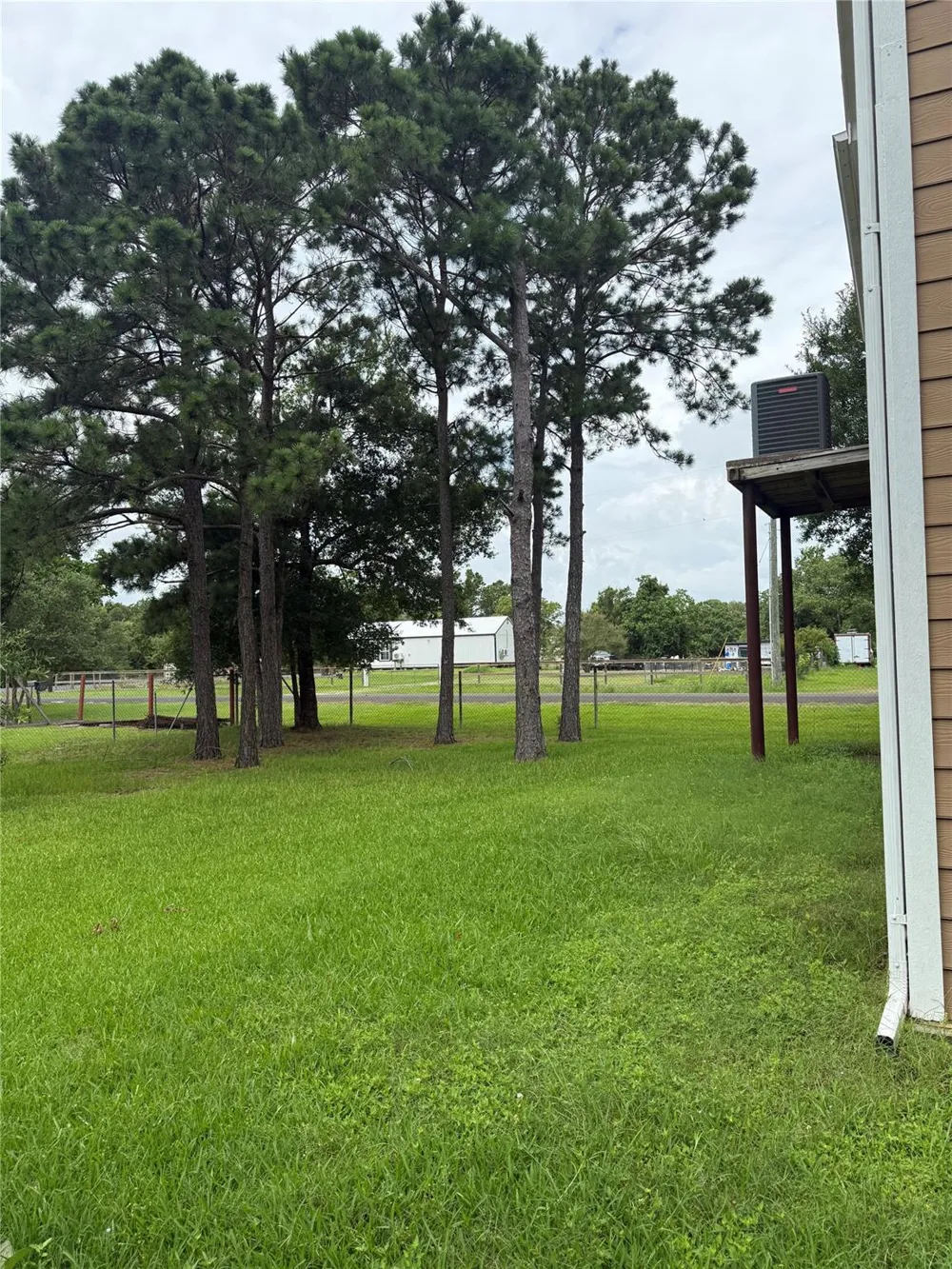 127 Metzwright Drive Anahuac, TX 77514