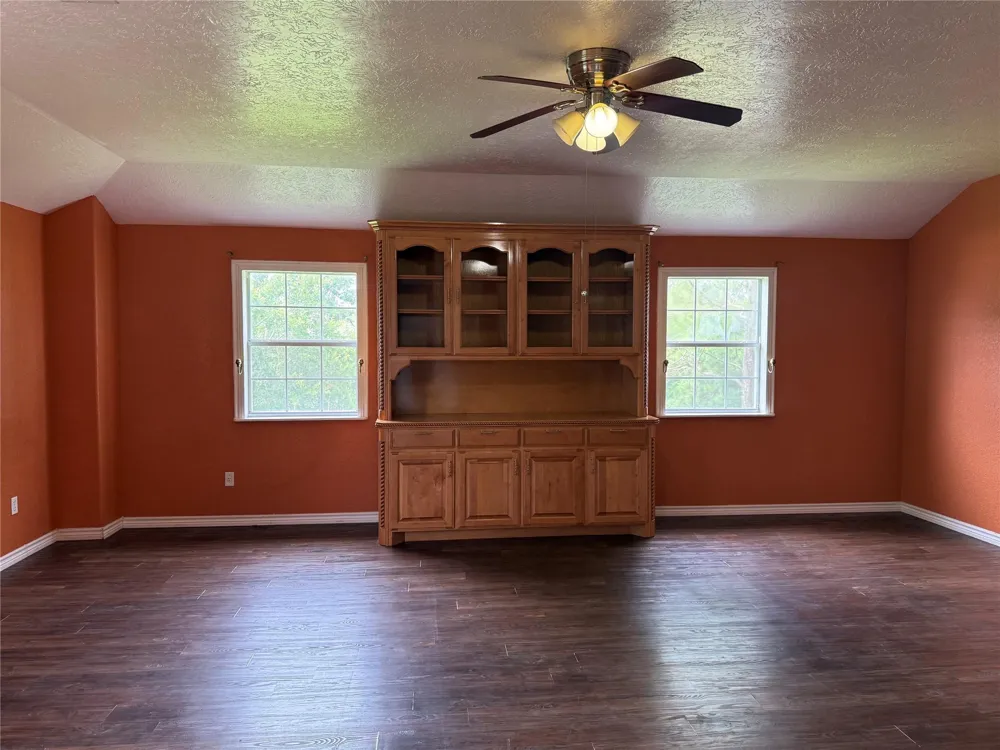 127 Metzwright Drive Anahuac, TX 77514