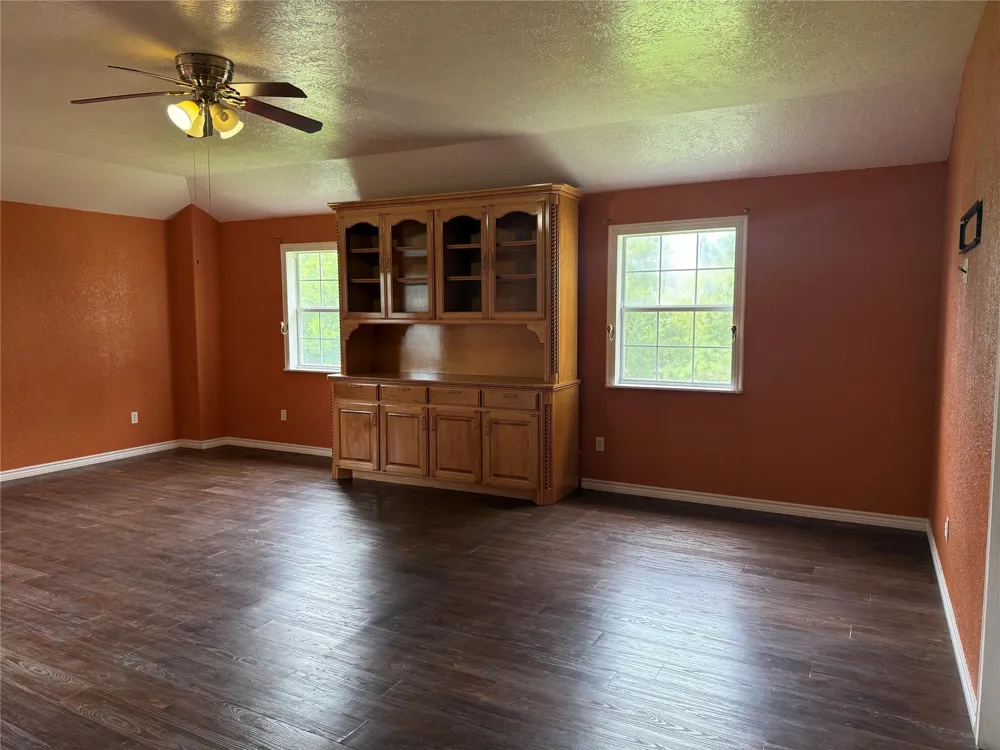 127 Metzwright Drive Anahuac, TX 77514