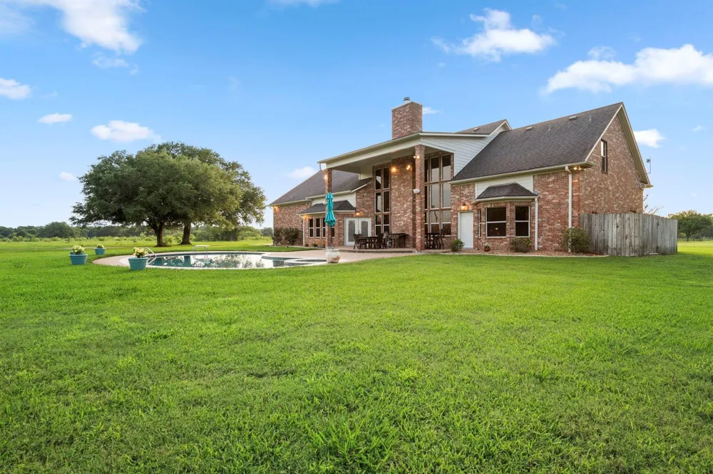19245 Fm 442 Road Boling, TX 77420