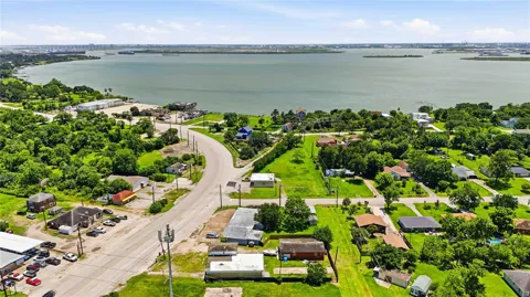 6105 Bayway Drive