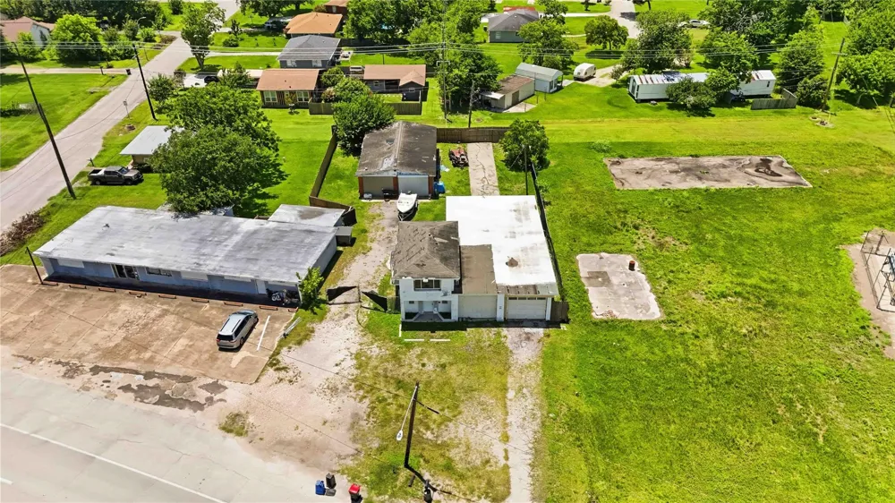 6105 Bayway Drive Baytown, TX 77520