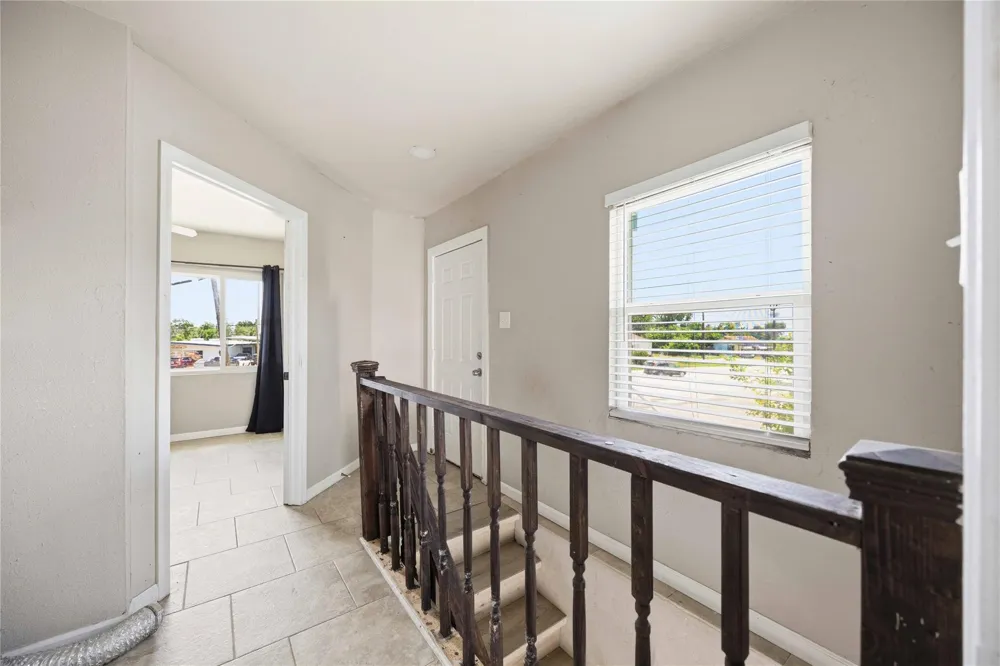 6105 Bayway Drive Baytown, TX 77520