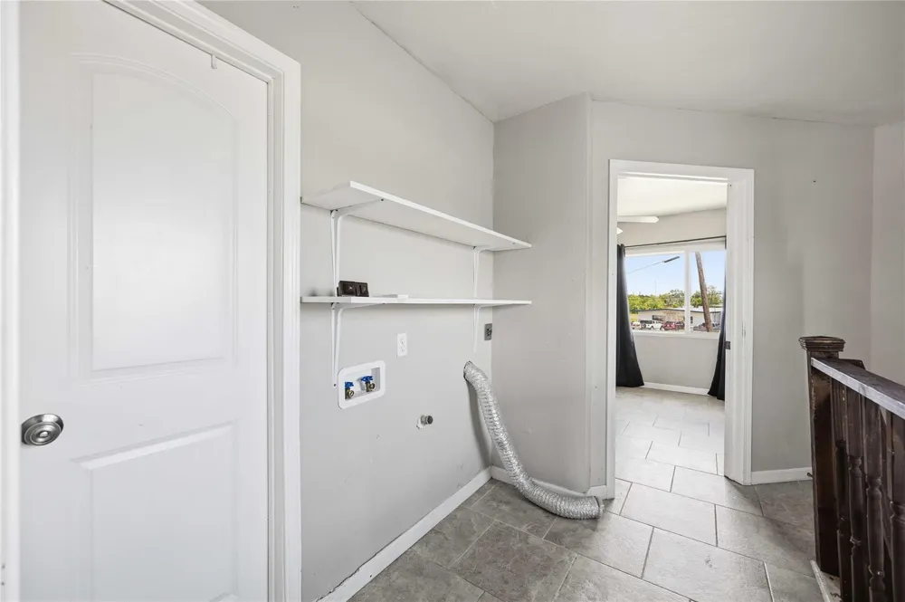6105 Bayway Drive Baytown, TX 77520