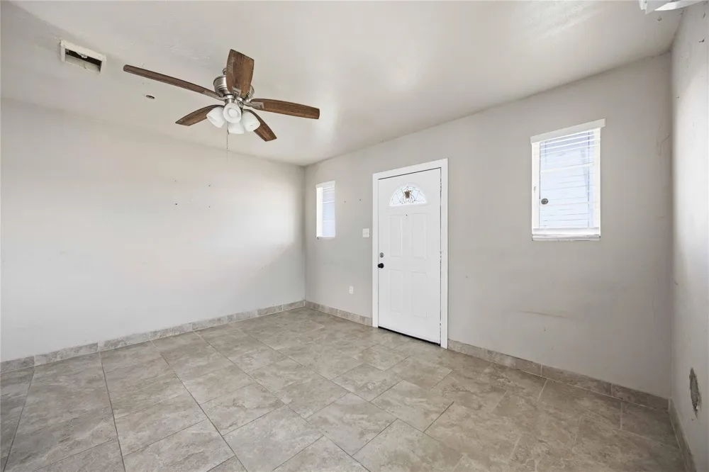 6105 Bayway Drive Baytown, TX 77520