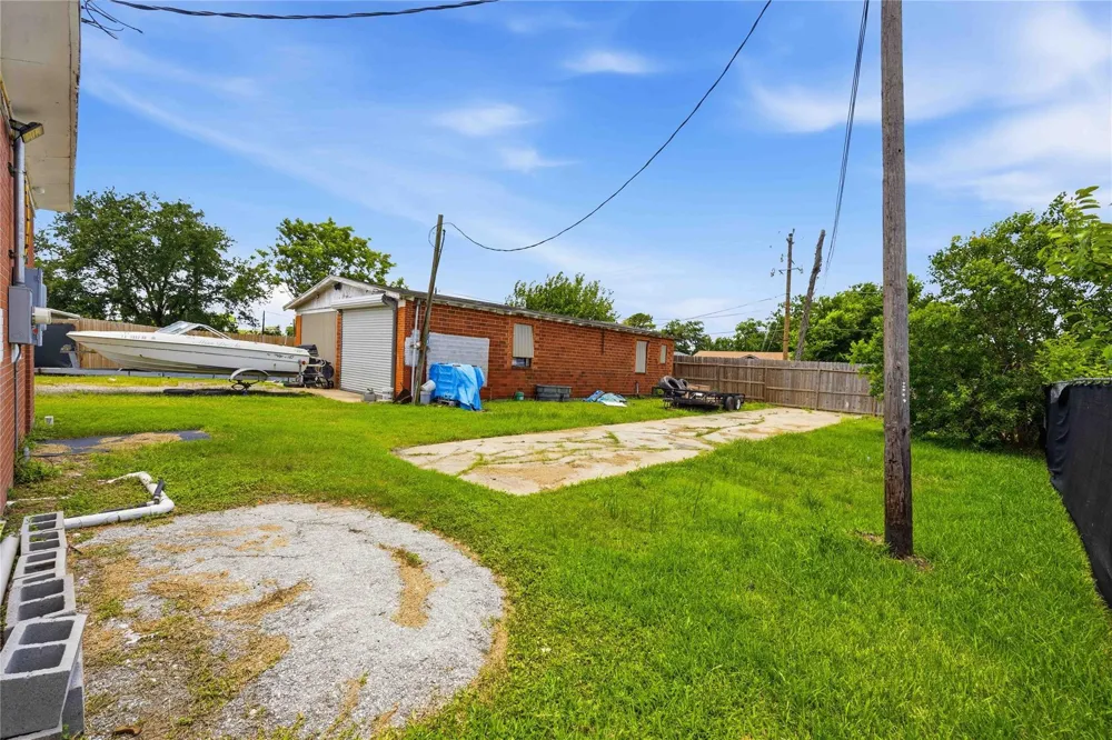 6105 Bayway Drive Baytown, TX 77520