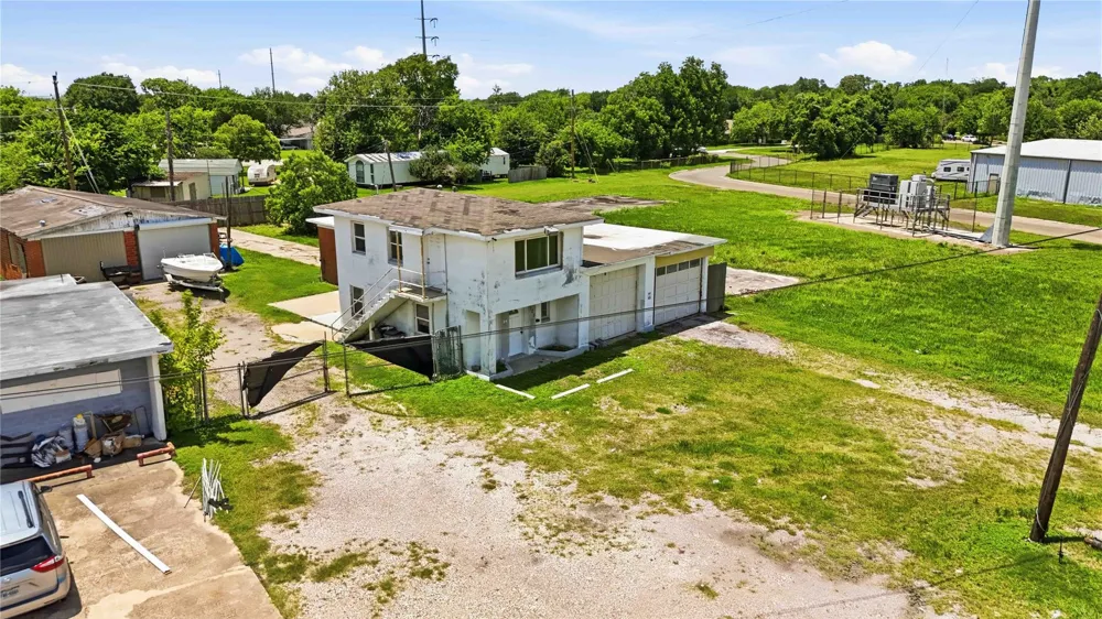 6105 Bayway Drive Baytown, TX 77520