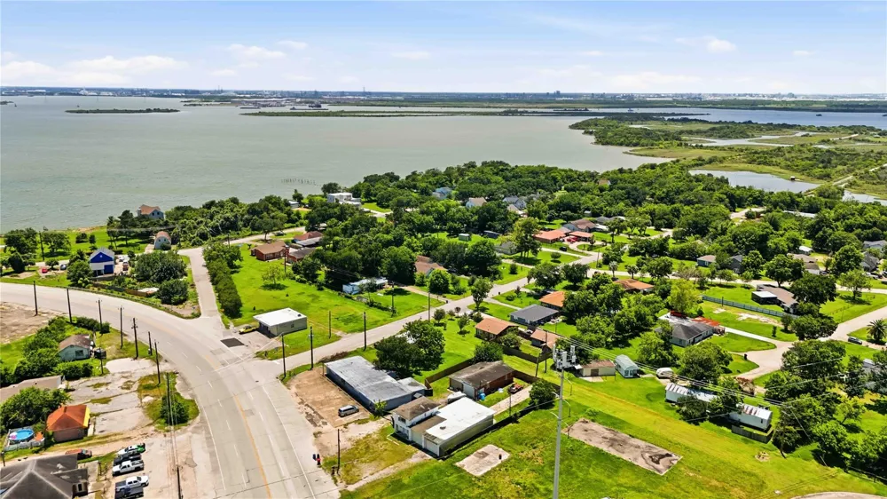 6105 Bayway Drive Baytown, TX 77520