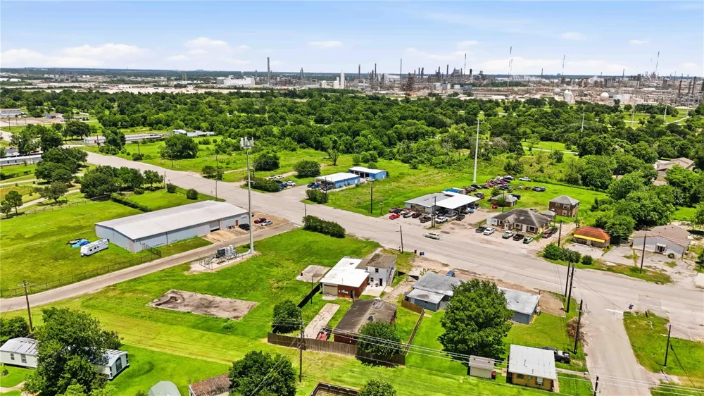 6105 Bayway Drive Baytown, TX 77520
