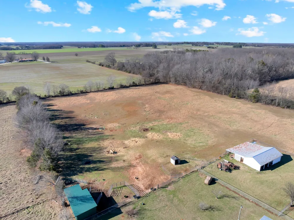 1191 Knights Church Rd Decherd, TN 37324