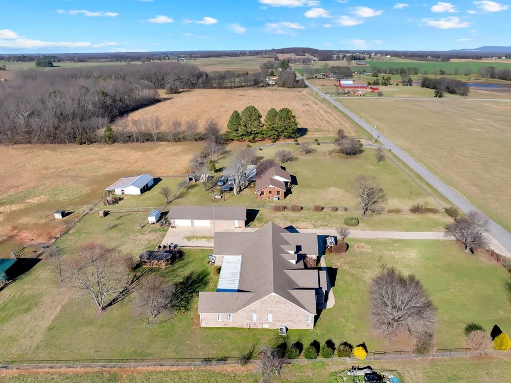 1191 Knights Church Rd Decherd, TN 37324