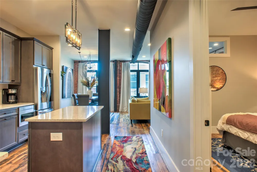 17 Market Street #202 Asheville, NC 28801