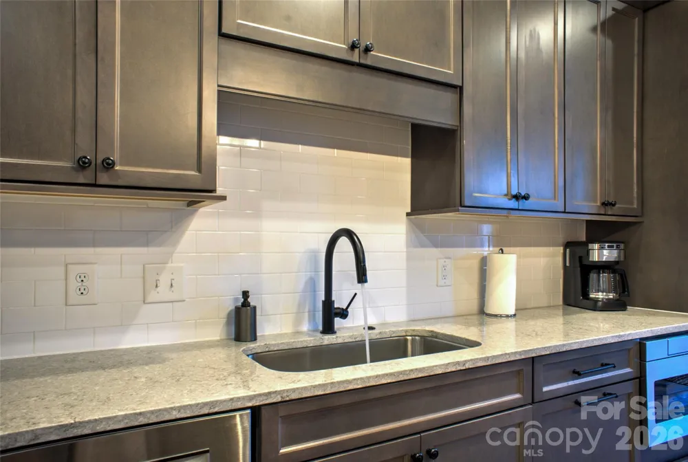 17 Market Street #202 Asheville, NC 28801