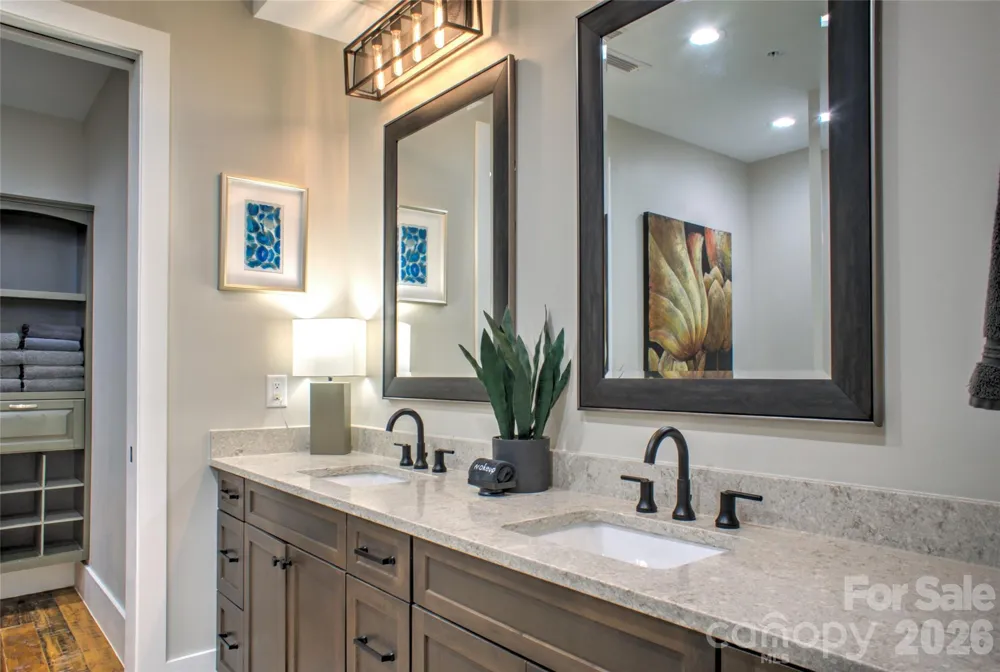 17 Market Street #202 Asheville, NC 28801