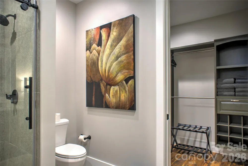 17 Market Street #202 Asheville, NC 28801