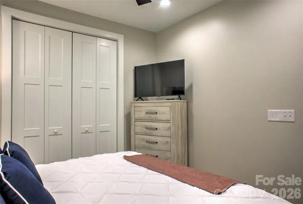 17 Market Street #202 Asheville, NC 28801