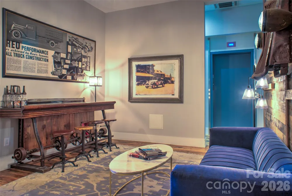 17 Market Street #202 Asheville, NC 28801