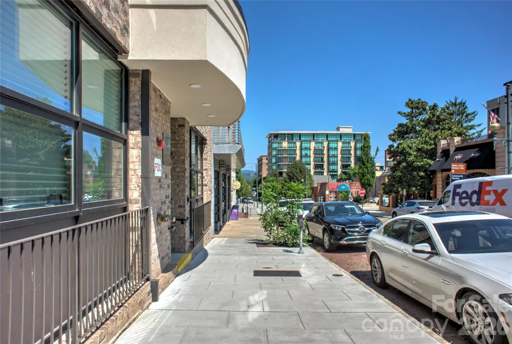 17 Market Street #202 Asheville, NC 28801