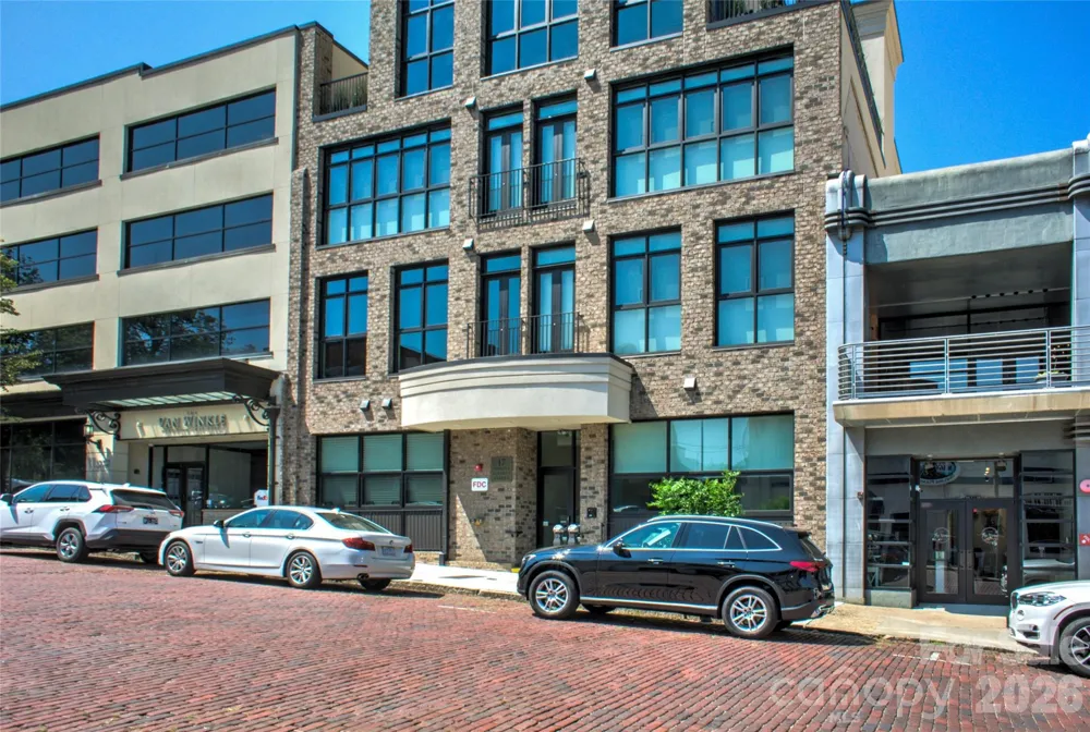 17 Market Street #202 Asheville, NC 28801