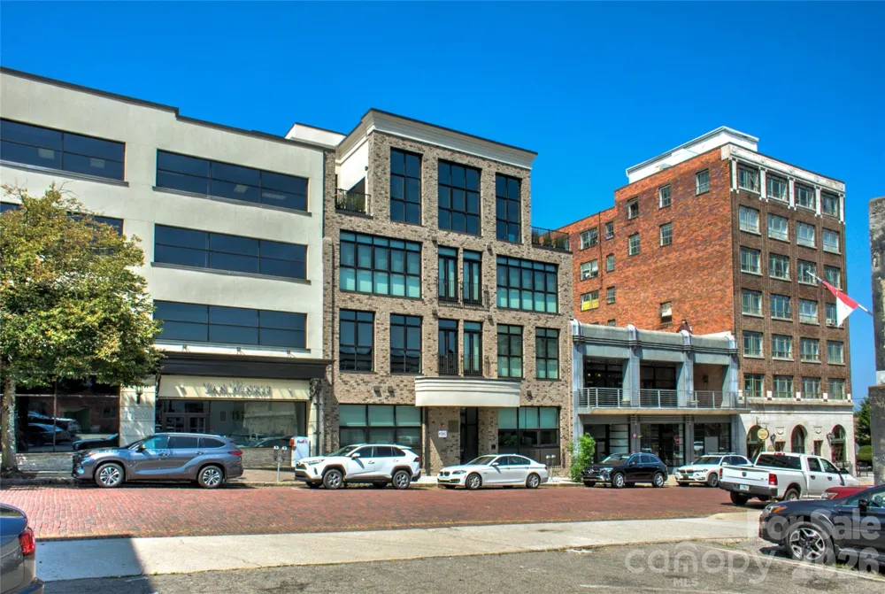 17 Market Street #202 Asheville, NC 28801