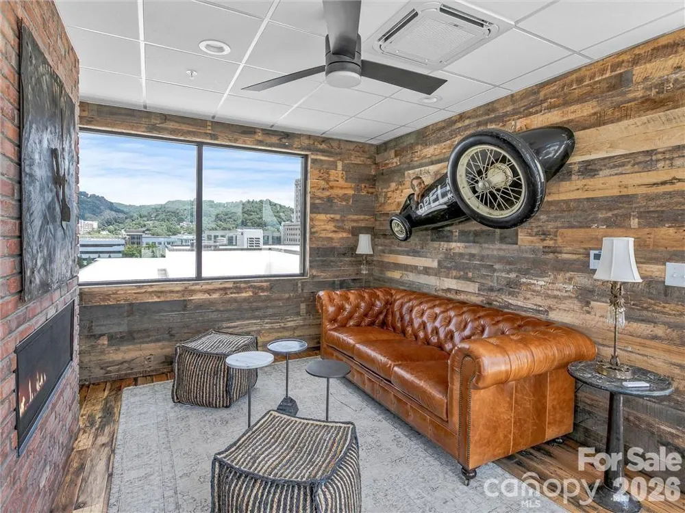 17 Market Street #202 Asheville, NC 28801
