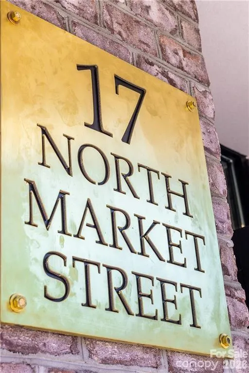 17 Market Street #202 Asheville, NC 28801