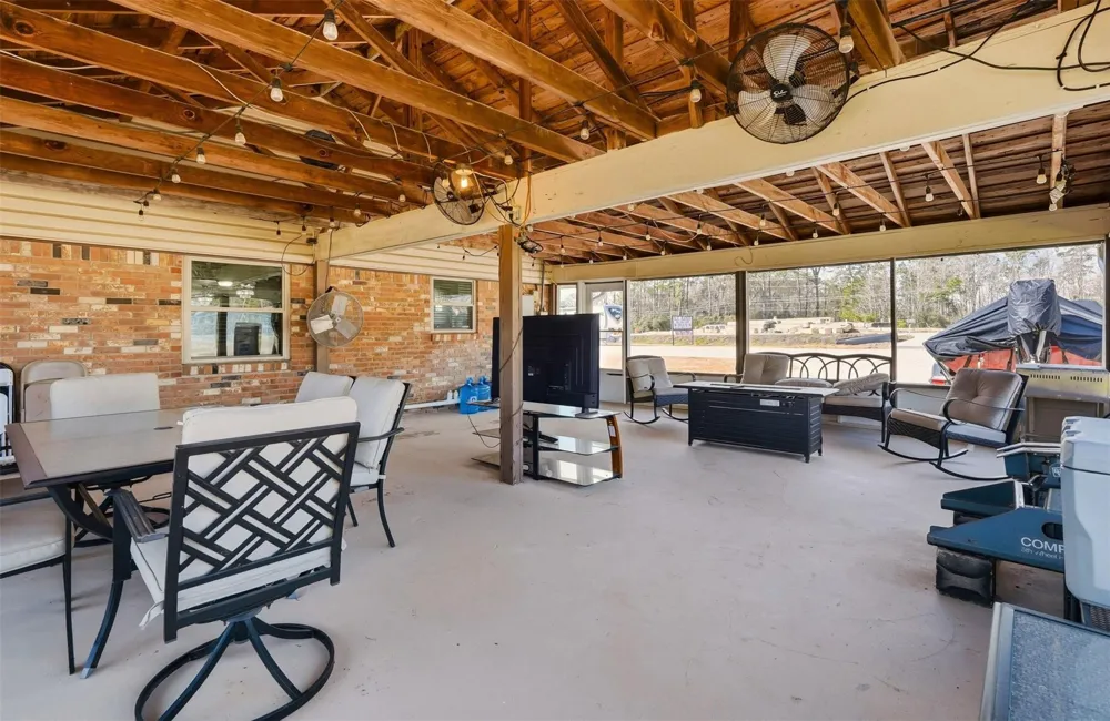 25916 Fm 2100 Road Huffman, TX 77336