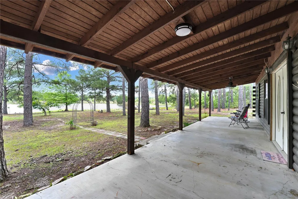 1555 Wildwood Road Ledbetter, TX 78946