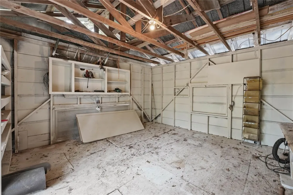 1555 Wildwood Road Ledbetter, TX 78946