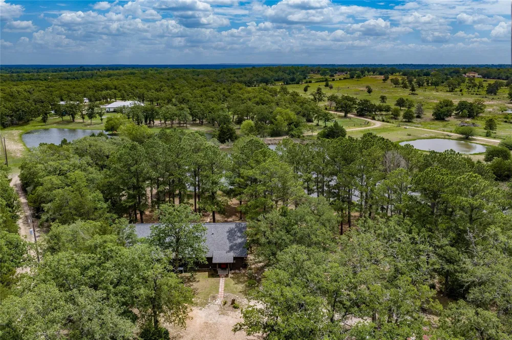 1555 Wildwood Road Ledbetter, TX 78946