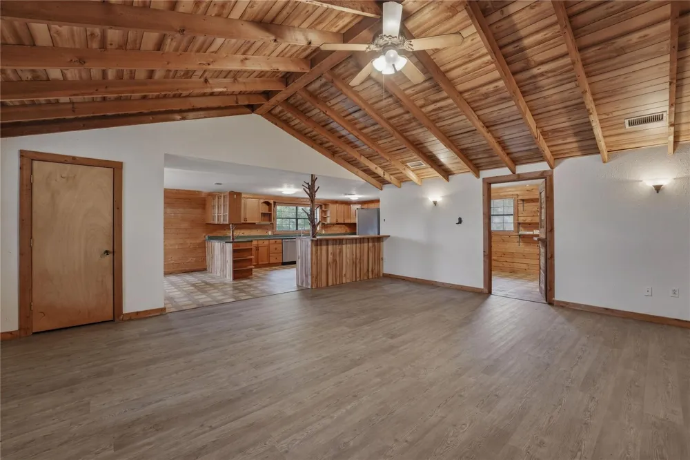 1555 Wildwood Road Ledbetter, TX 78946