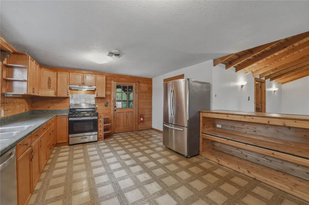 1555 Wildwood Road Ledbetter, TX 78946