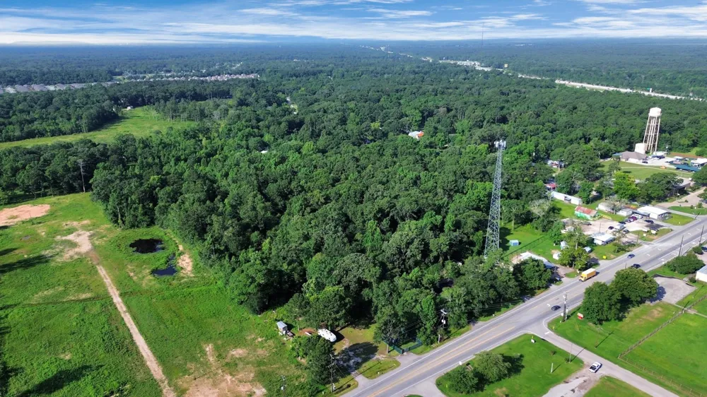 26290 Fm 2090 Road Splendora, TX 77372