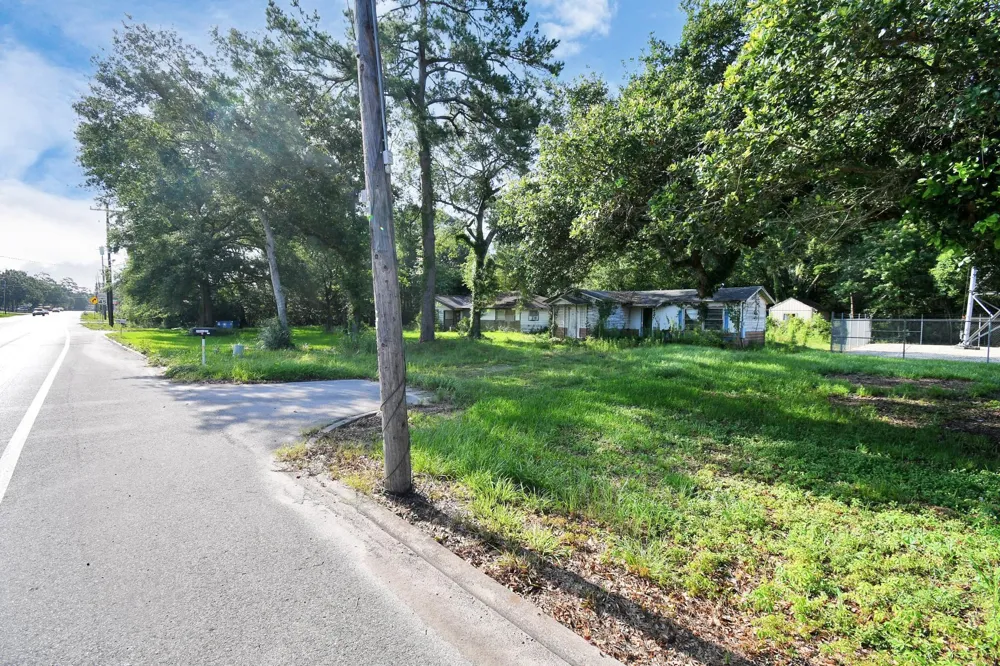 26290 Fm 2090 Road Splendora, TX 77372