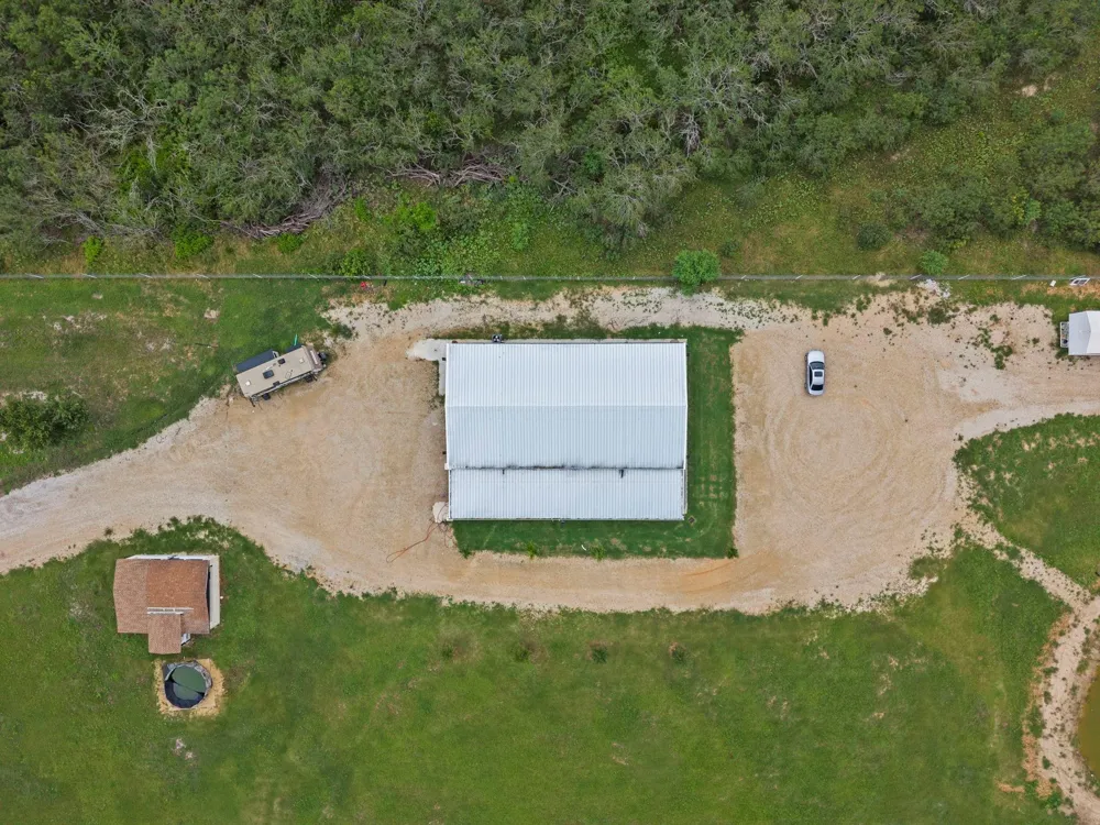 1950 County Road 430 Waelder, TX 78959