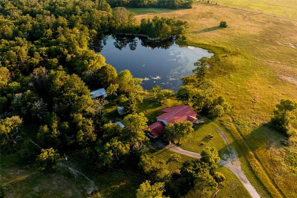 148 Lake Falls Road Huntsville, TX 77320
