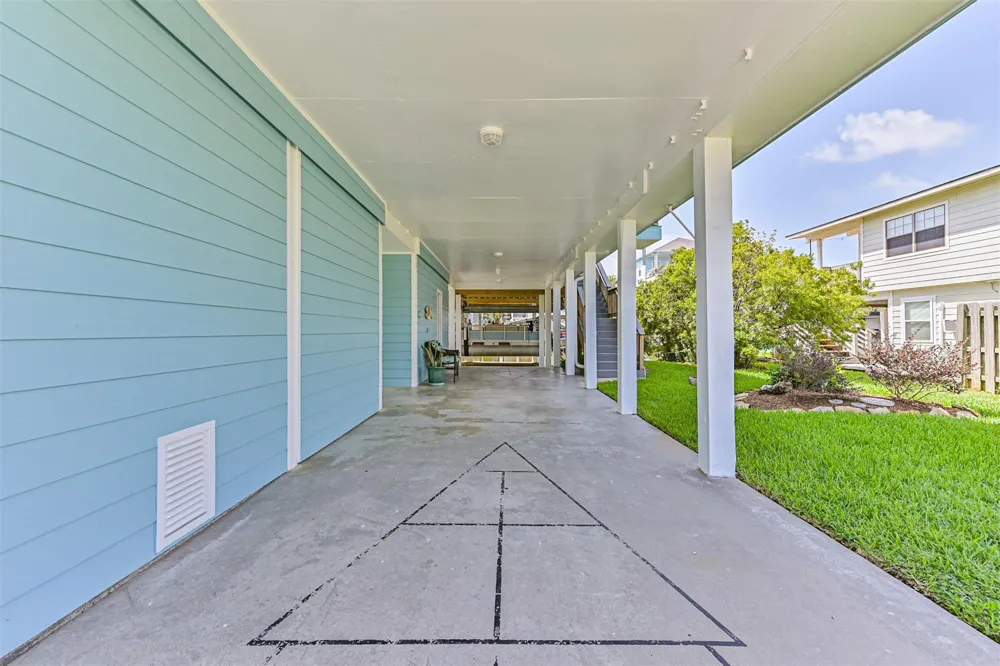 16613 Flamingo Way Jamaica Beach, TX 77554