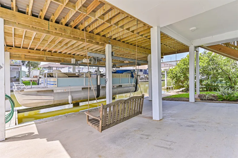 16613 Flamingo Way Jamaica Beach, TX 77554
