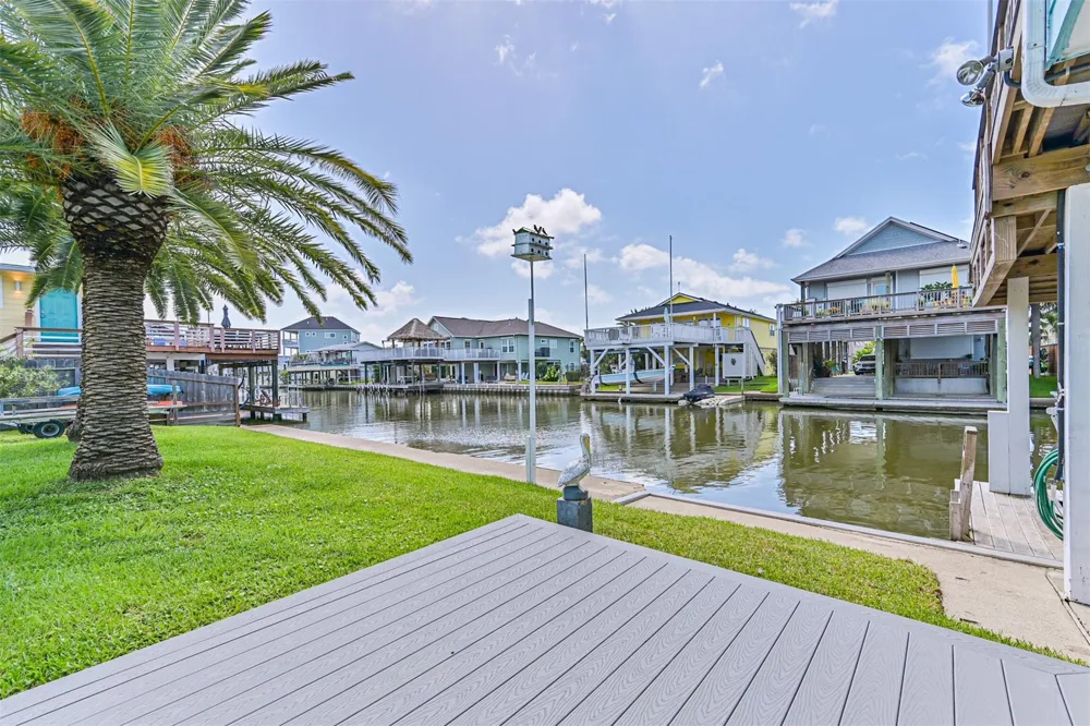 16613 Flamingo Way Jamaica Beach, TX 77554