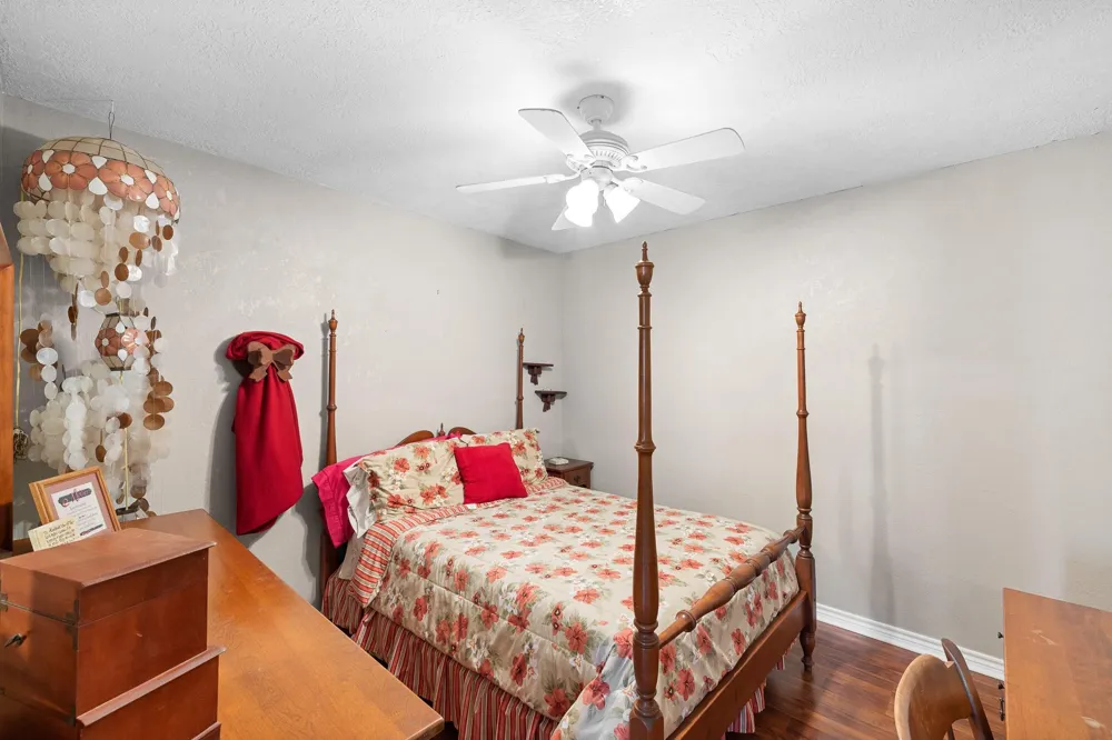 4942 Old Wagon Lane Richards, TX 77873