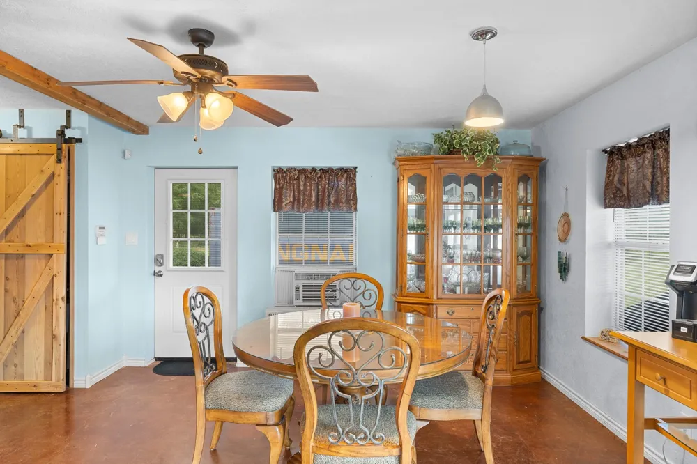 4942 Old Wagon Lane Richards, TX 77873