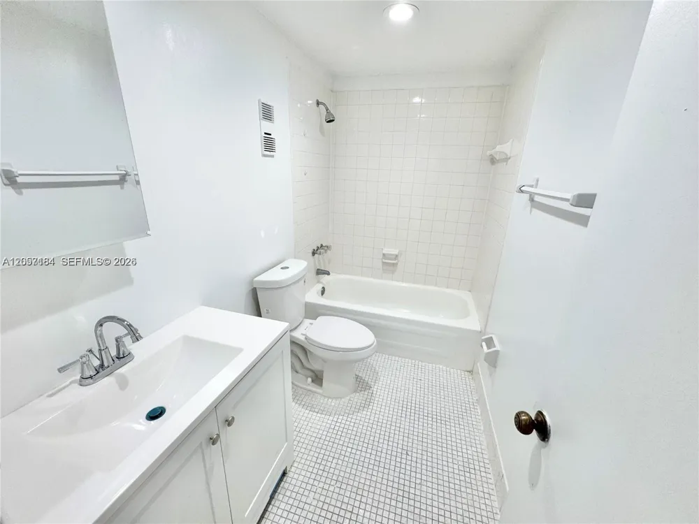 10090 NW 80th Ct #1542 Hialeah Gardens, FL 33016