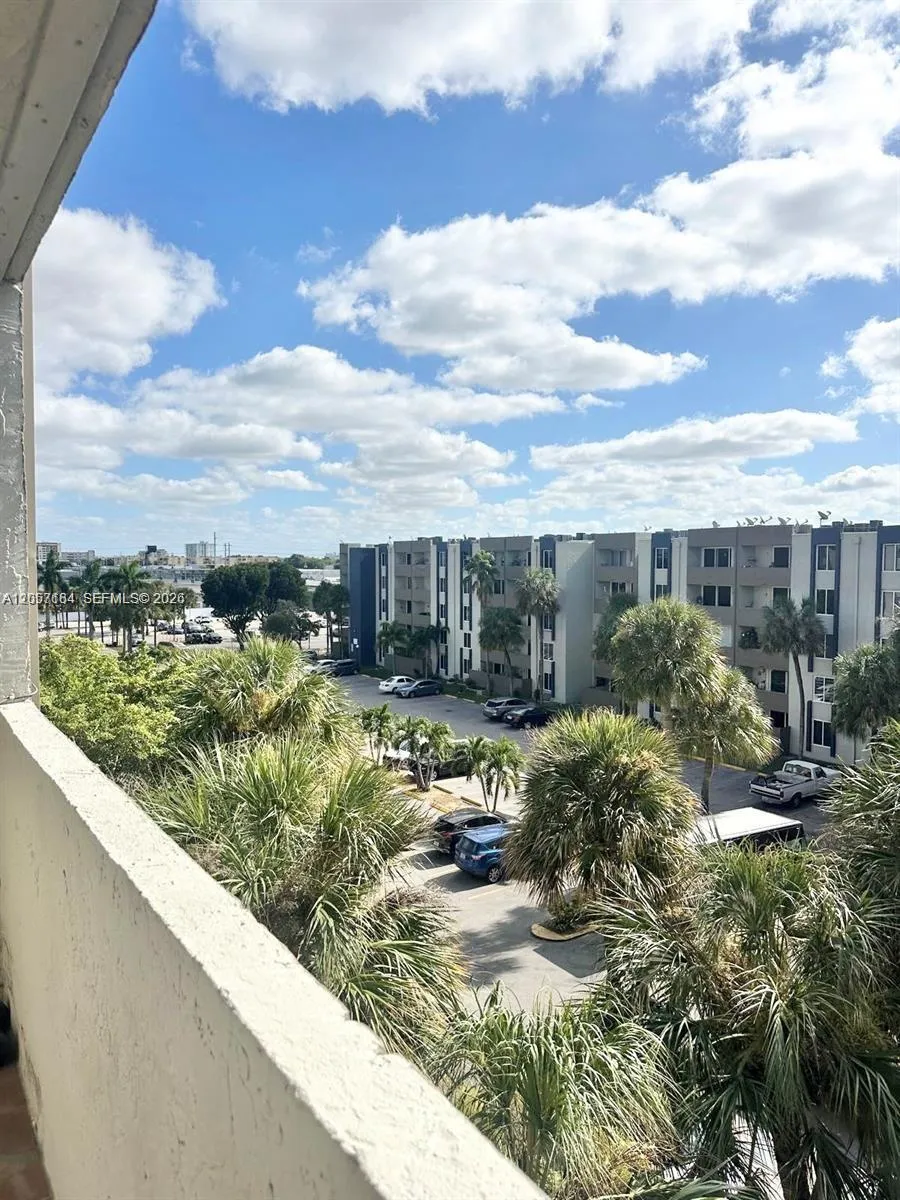 10090 NW 80th Ct #1542 Hialeah Gardens, FL 33016