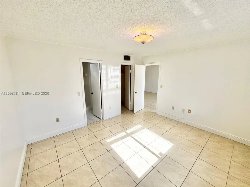10090 NW 80th Ct #1542 Hialeah Gardens, FL 33016