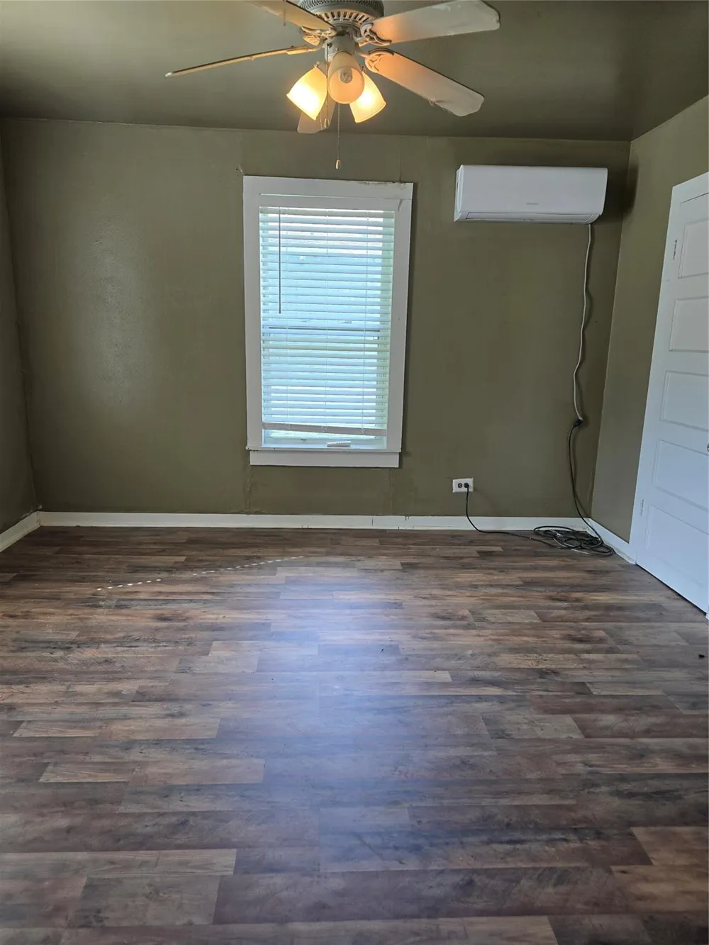 115 S Dallas Street Bremond, TX 76629