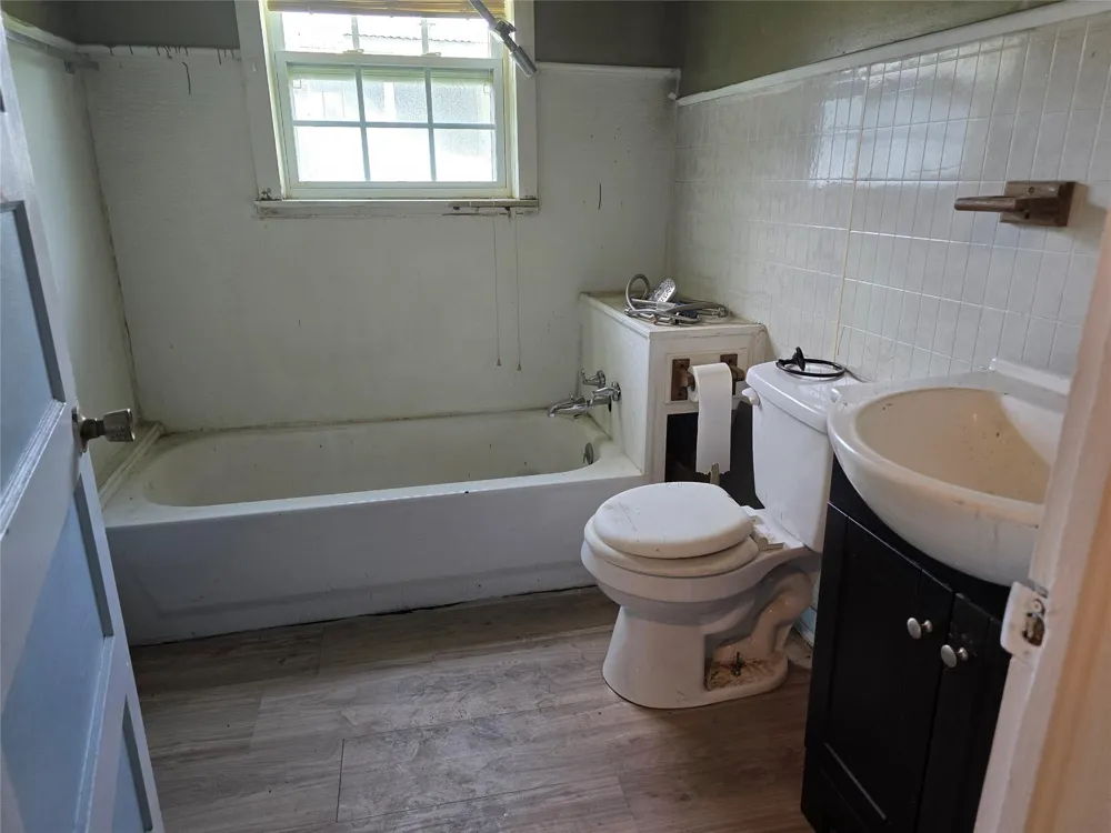 115 S Dallas Street Bremond, TX 76629