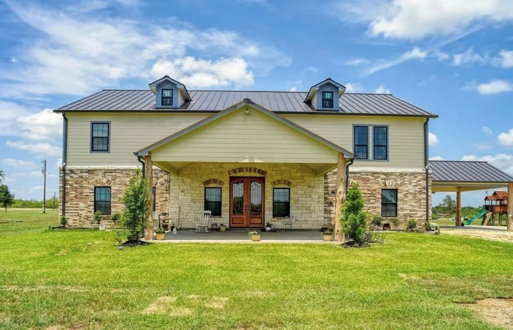 626 Sparta Field Road Waelder, TX 78959
