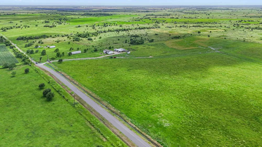 22360 640 Damon, TX 77430